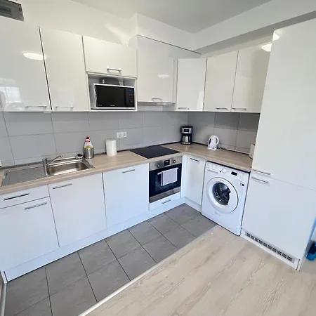 Downtown Residences Leo - Ac, Elevator, Terrace Apartamento *