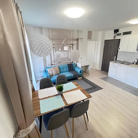 Downtown Residences Leo - Ac, Elevator, Terrace Apartamento *