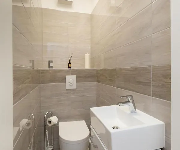 Downtown Residences Leo - Ac, Elevator, Terrace 公寓 *