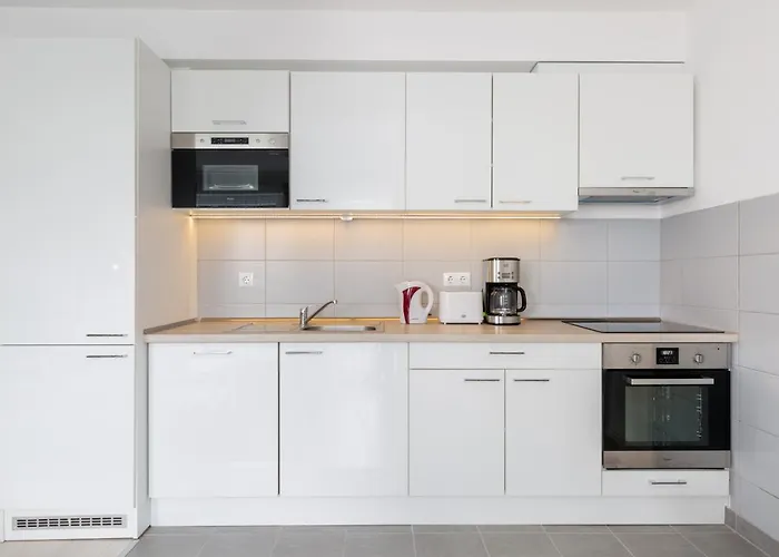 Downtown Residences Leo - Ac, Elevator, Terrace 아파트